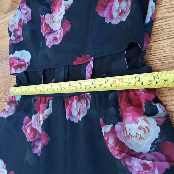 (8) Divided by H&M Floral Maxi Dress Waist Cutouts Flowy Skirt Flirtatious - Picture 6 of 11